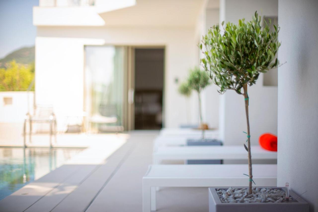 Livinghome Suites Párga Zewnętrze zdjęcie