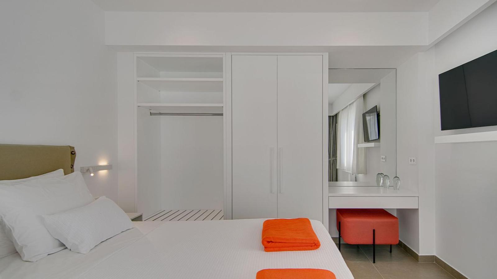 Livinghome Suites Párga Zewnętrze zdjęcie